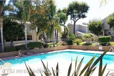 Main picture of 2660 W Segerstrom Ave