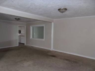 Main picture of 118 N 70 W