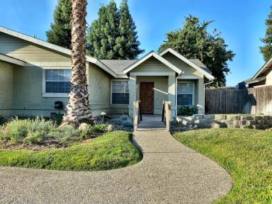 Main picture of 5223 W Iris Ct