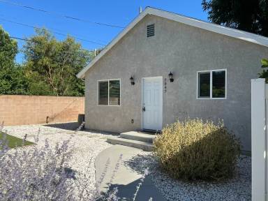 Main picture of 7049 Jamieson Ave