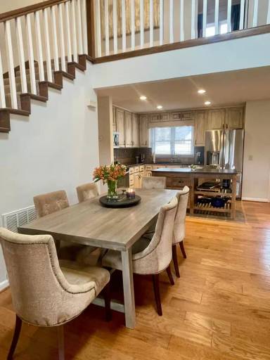 Main picture of 1181 Golf View Ln