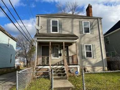 Main picture of 896 Ellsworth Ave