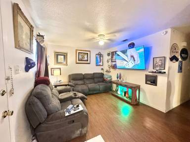 Main picture of 921 N 7th St