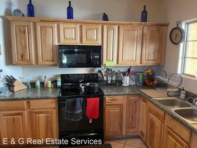 Main picture of 1621 E Grandview Rd