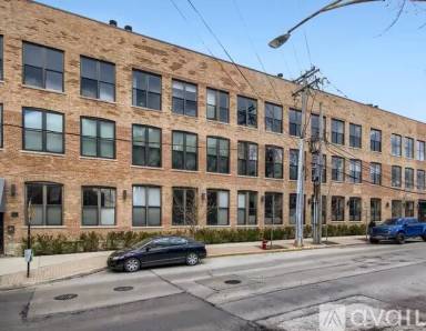 Main picture of 1760 W Wrightwood Ave