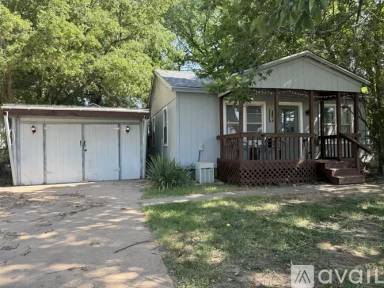 Main picture of 1240 E Walnut St