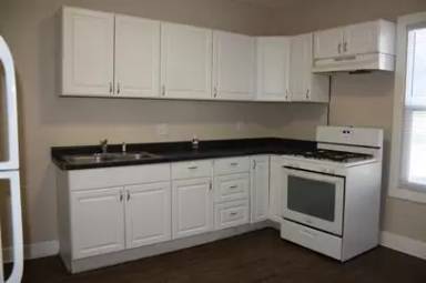 Main picture of 906 Charlotte St