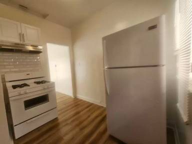 Main picture of 806 N Poinsettia Pl