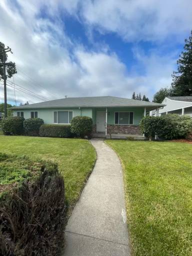Main picture of 884 Juanita Dr