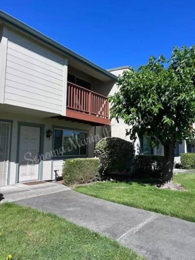 Main picture of 1061 Golf Course Dr