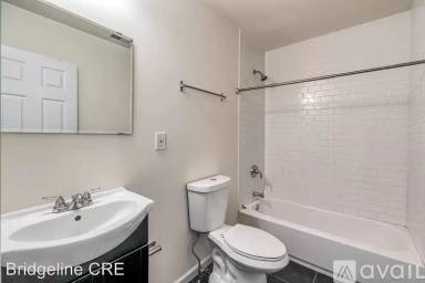 Main picture of 2400 W Thompson St