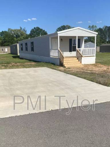 Main picture of 123 Dogwood Dr