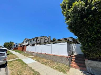 Main picture of 2252 Garnet Ave