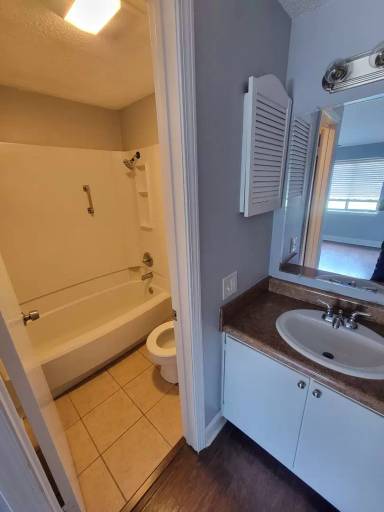 Main picture of 2826 Louisiana Ave