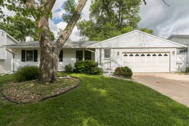 Main picture of 4418 Twin Pine Dr NE