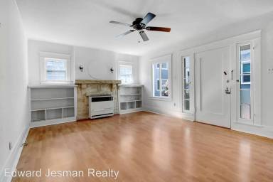 Main picture of 1814 N Van Ness Ave