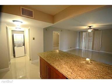Main picture of 400 Commodore Dr