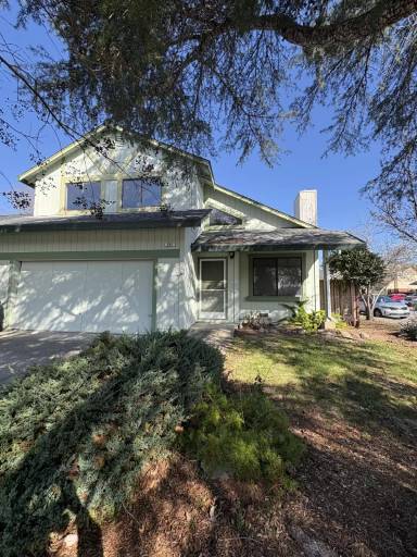 Main picture of 499 Pollard Way