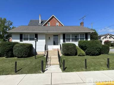 Main picture of 156 N 4th St