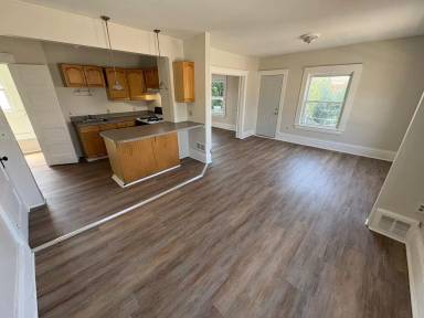 Main picture of 7951 Lorain Ave