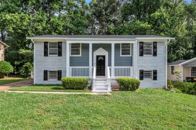 Main picture of 665 San Fernando Dr SE