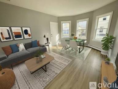 Main picture of 48 Pekin St