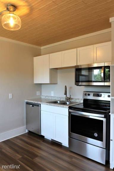Main picture of 602 N 3rd St