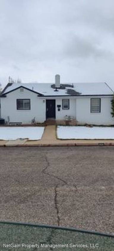 Main picture of 366 S Dewey Ave