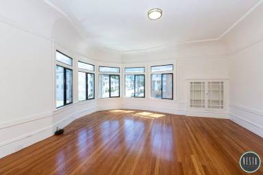 Main picture of 2302-2308 Cabrillo St