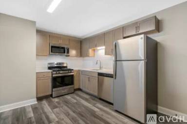 Main picture of 7005 W Gunnison St