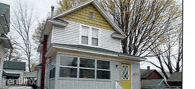 Main picture of 1001 Newton Ct