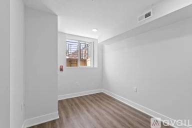 Main picture of 321 W Berks St
