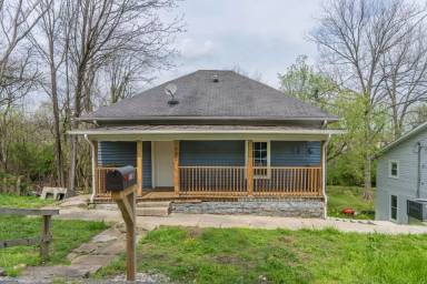 Main picture of 326 Maple St