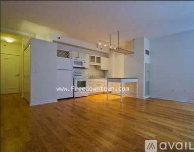 Main picture of 222 W Randolph St