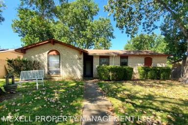 Main picture of 3025 Lambert Dr