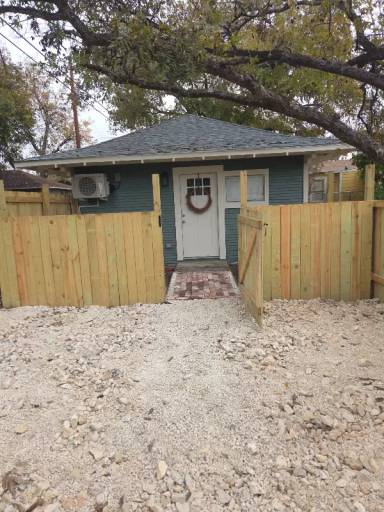 Main picture of 843 Rigsby Ave