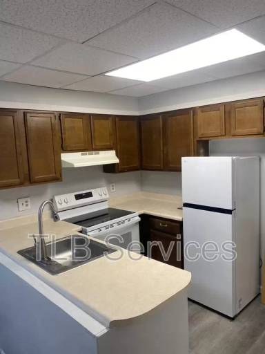 Main picture of 563 Washington Ave