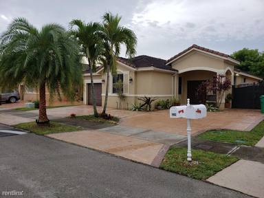 Main picture of 7952 NW 198th St