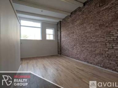 Main picture of 3544 N Halsted St