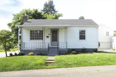 Main picture of 140 Lyon Ave