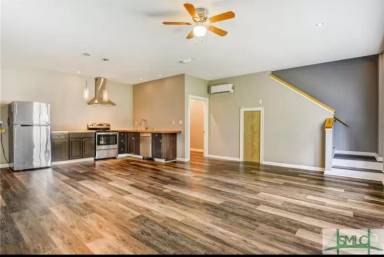 Main picture of 36 E 51st St