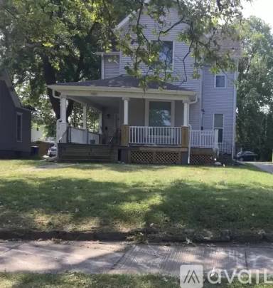 Main picture of 1421 W Main St