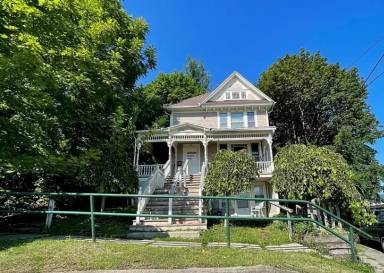 Main picture of 321 N 1st St