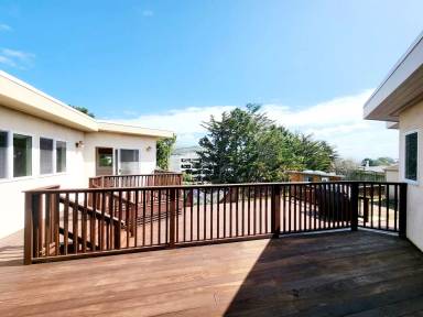 Main picture of 202 Alta Loma Dr