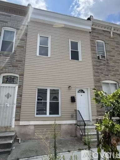 Main picture of 1733 E Lafayette Ave