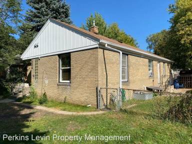 Main picture of 828 23rd Ave SE