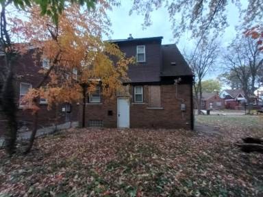 Main picture of 15857 Evanston St