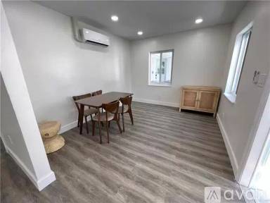 Main picture of 703 NE 7th St