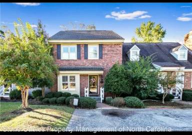 Main picture of 2937 Delaware Dr