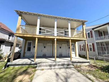 Main picture of 211 E Gale St